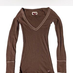 Vintage Y2K Deadstock Rare Hollister Women's Brown Long-Sleeve V-Neck Top